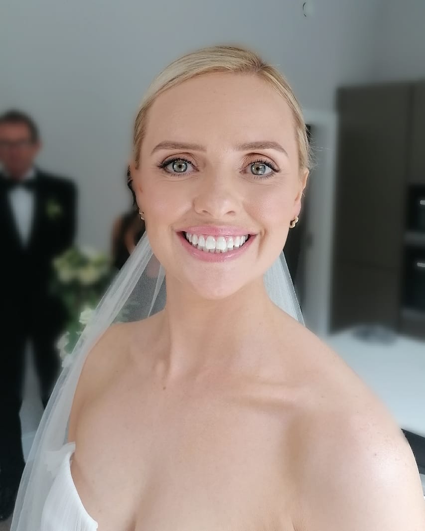 KATE 💒 I first met Kate when I did her makeup for her engagement party last year. I was thrilled when she asked me to do her wedding makeup too. She was sensational, elegant and her dress was perdection. Huge congratulations on your special day.
.
.
.
#bridalmakeupartist
#bridalbeauty
#irishbrides
#irishmakeupartist